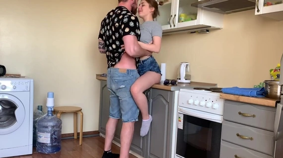Соседка зашла на секс, когда моя жена была дома